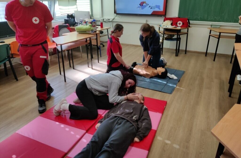 Predavanje Gradskog društva Crvenog križa Varaždin u Gospodarskoj školi Varaždin